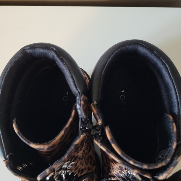 Torrid Leopard Lace Up Hiker Bootie, BNWT, Size 8 - Picture 8 of 12